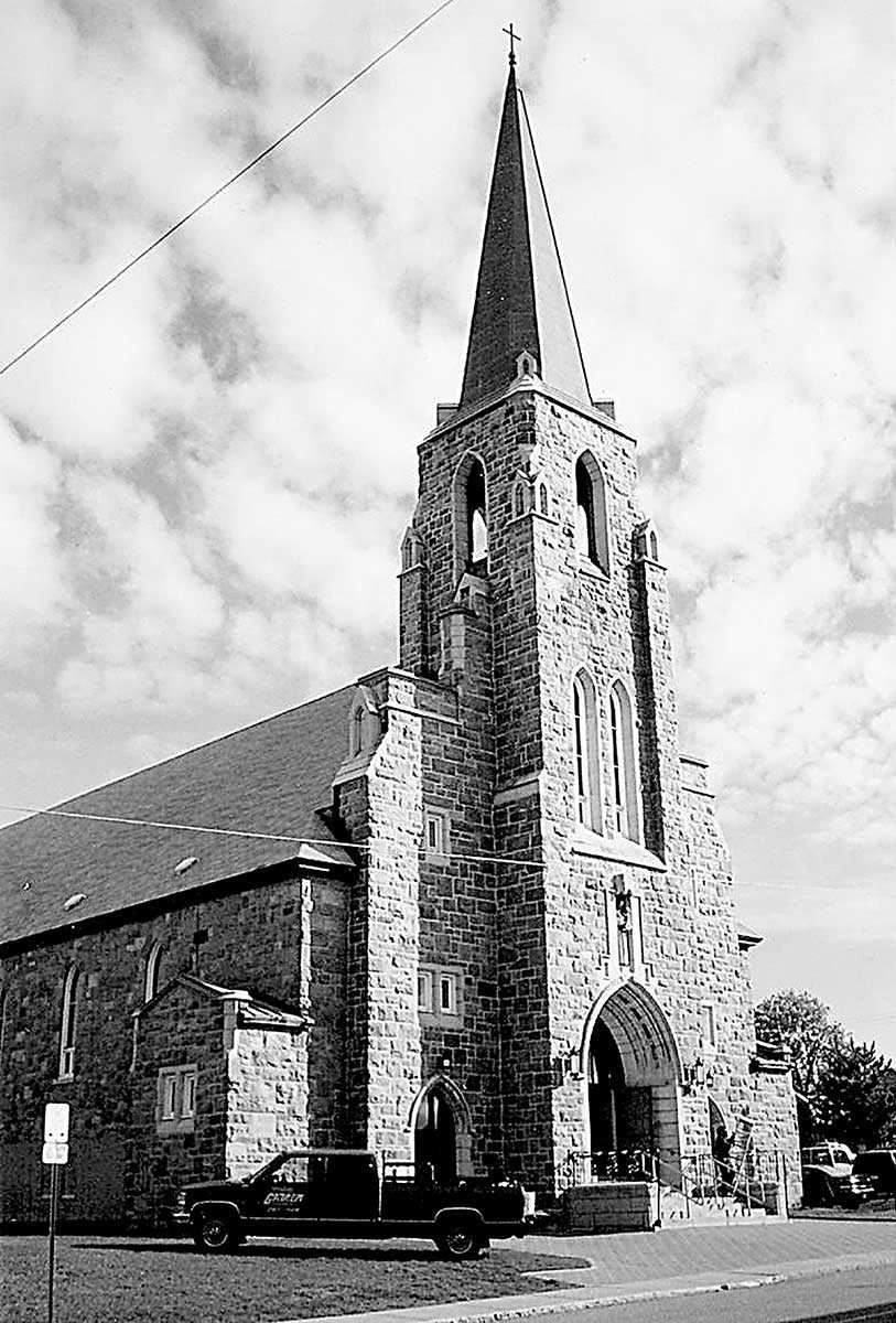 La cathédrale St-Antoine-de-Padoue, Timmins (Photo de la collection du Musée de Timmins : centre national d’exposition)