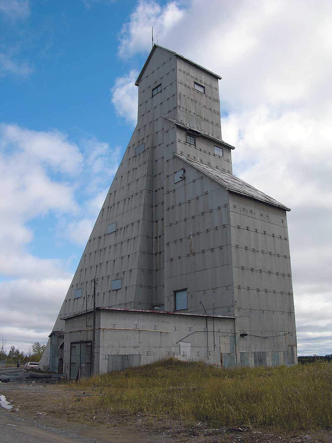 Le chevalement d’extraction de la mine McIntyre, à Timmins