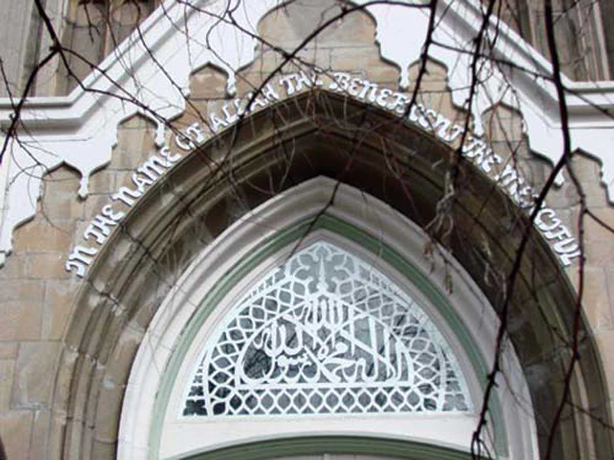 La mosquée Jami de Toronto était autrefois une église presbytérienne. La conversion du lieu de culte date de 1969.
