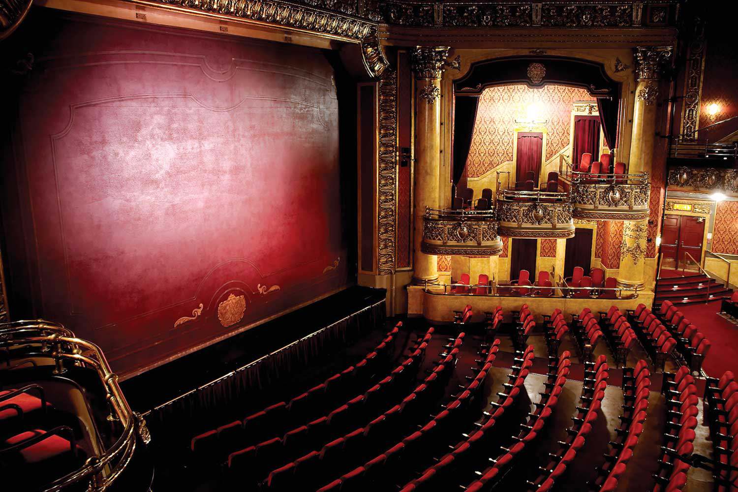 Restauration de 29 millions de dollars du Centre des salles de thé﻿âtre Elgin et Winter Garden par la Fiducie en 1987-1989 (Photo : George Pelekis)