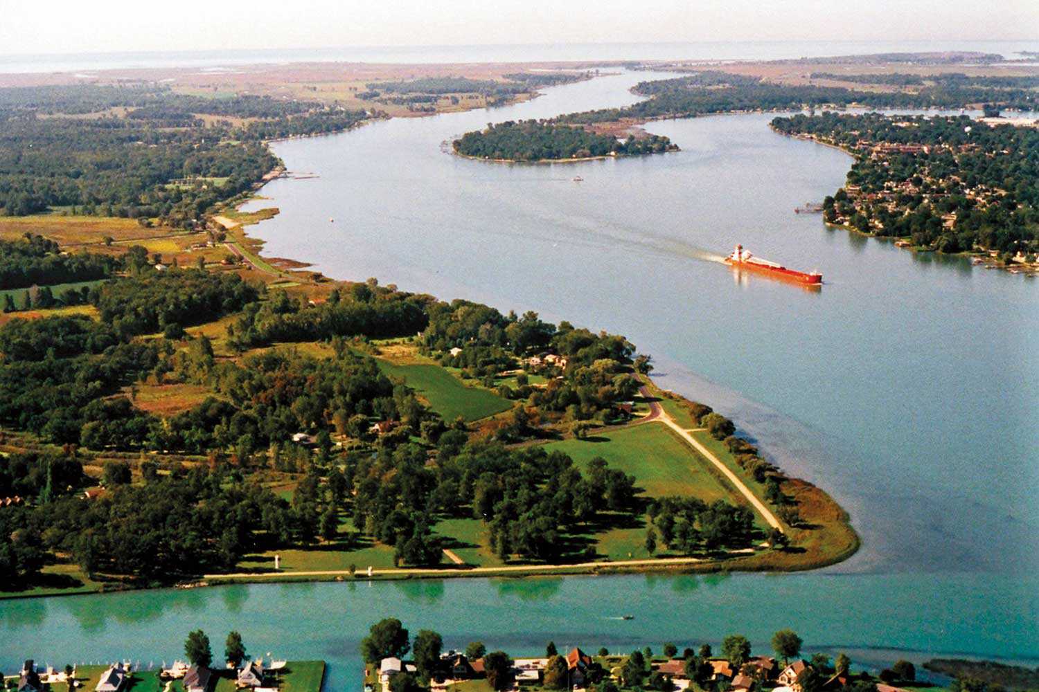 Vue aérienne de l’extrémité nord du territoire de la Première nation de Walpole Island, au sud-ouest de la rivière Sainte-Claire (Photo : Karen Abel)