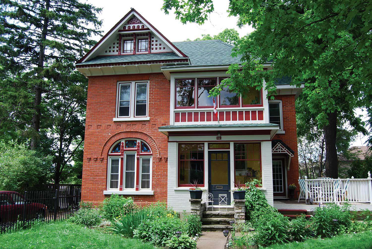 12, Victoria Terrace (centre-ville de Brampton), l’une des 17 propriétés désignées par le conseil municipal de Brampton,  le 11 mars 2009 (Photo : Jim Leonard)