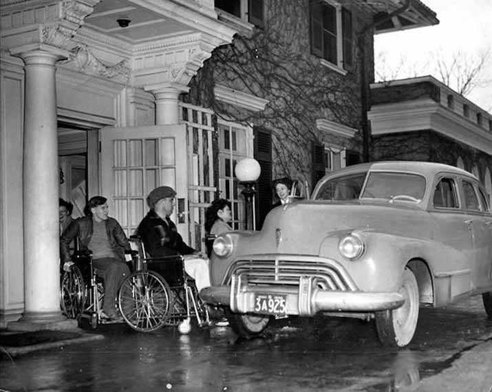 Le centre de réadaptation communautaire Lyndhurst Lodge a été créé pour aider les anciens combattants canadiens qui avaient subi des traumatismes médullaires pendant la Seconde Guerre mondiale. Photo gracieusement fournie par Lésions médullaires Ontario.