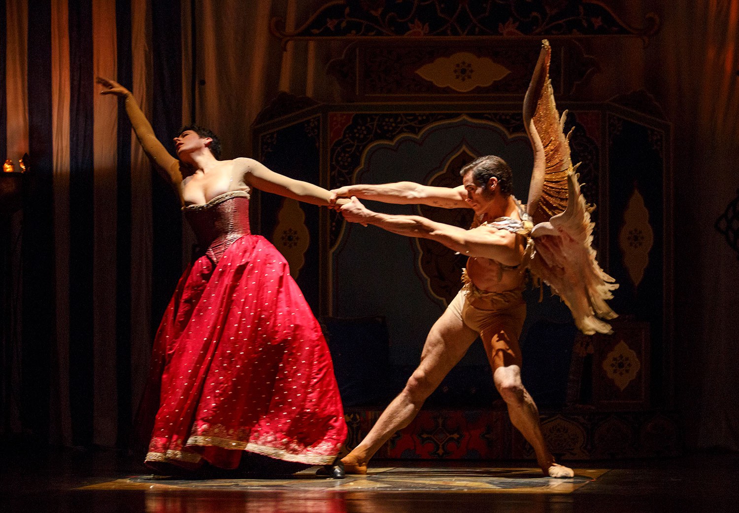 Une scène d’Armide (Photo gracieusement fournie par Opéra Atelier. Photo : Bruce Zinger)