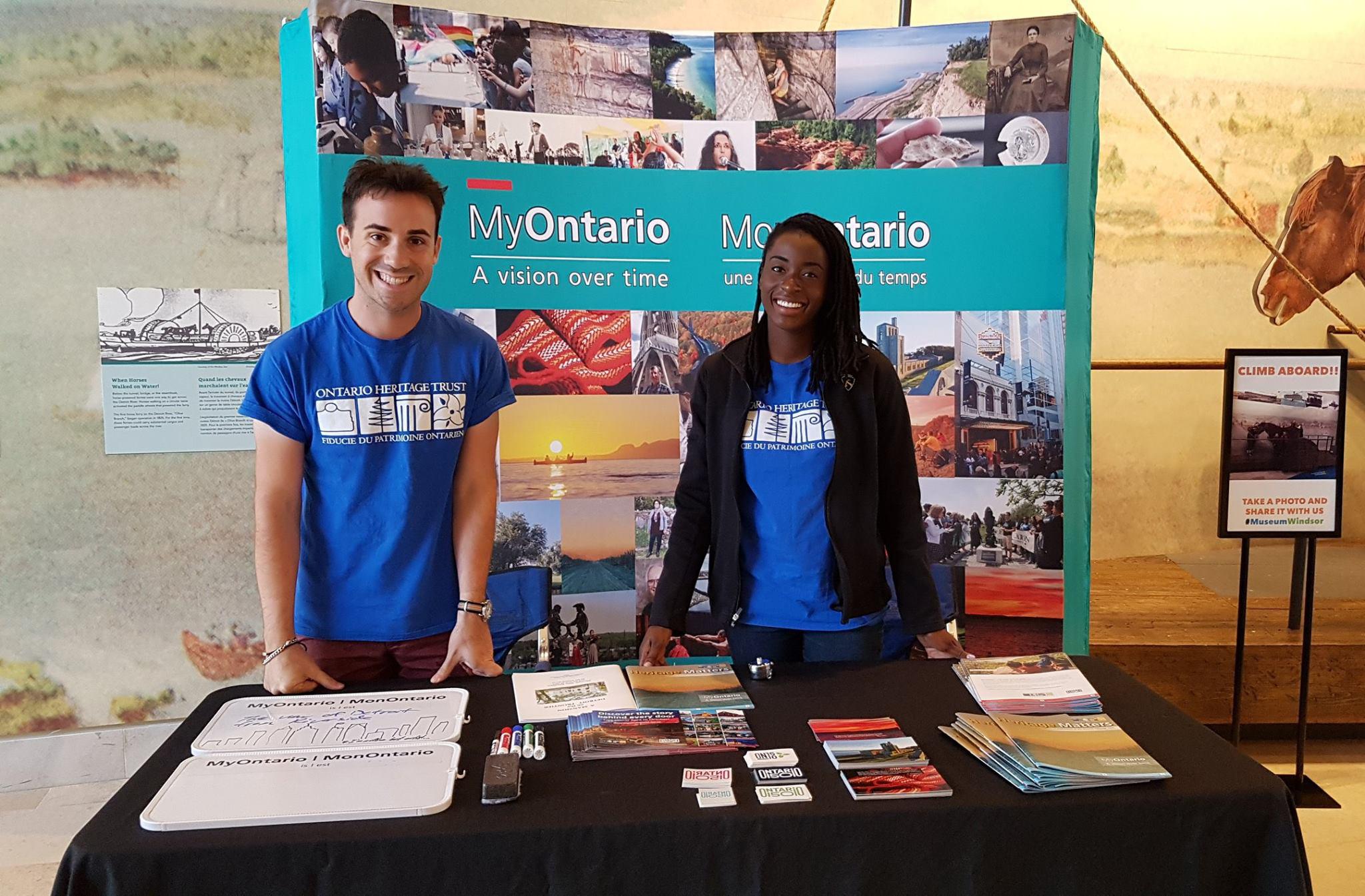 David et Olivia à leur stand MonOntario