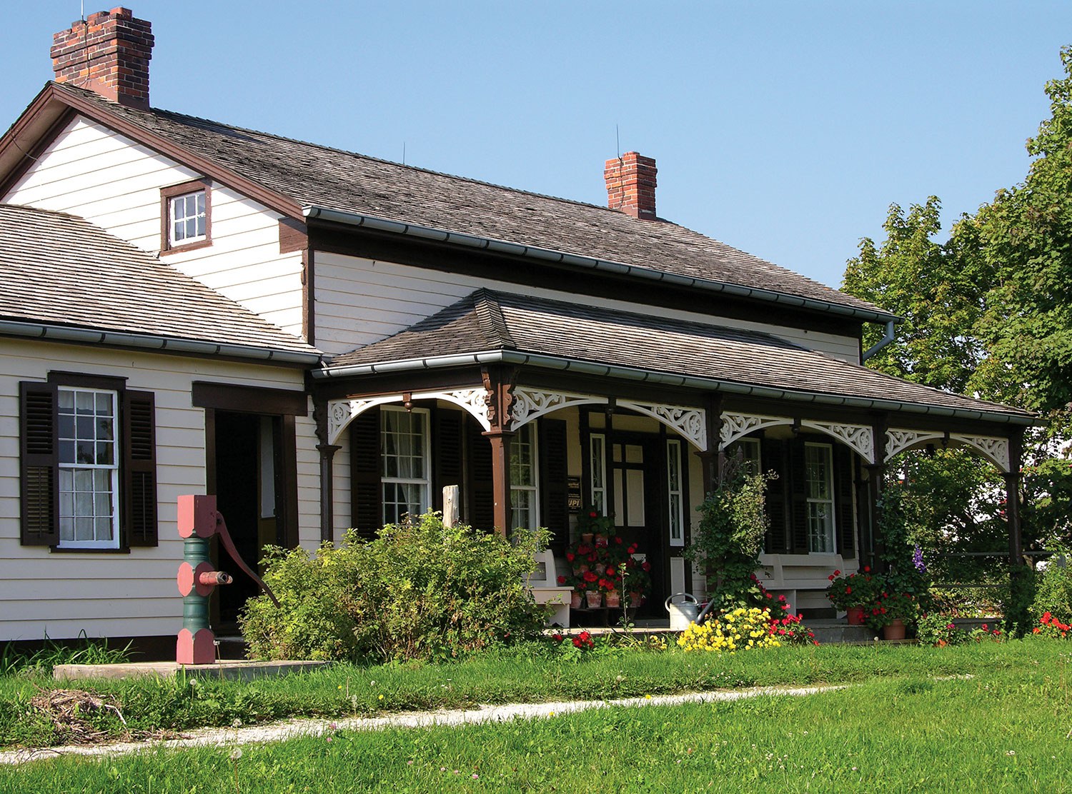 Les servitudes protectrices ont permis à la Fiducie de protéger un complexe de structures agraires transférées au Country Heritage Park à Milton (Image de la maison Lucas).